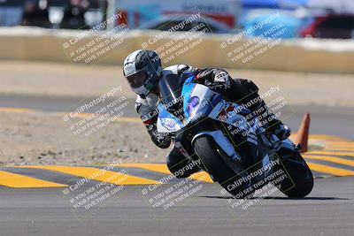 media/Oct-09-2022-SoCal Trackdays (Sun) [[95640aeeb6]]/Turn 2 (1110am)/